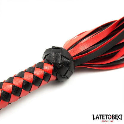 Flogger Rojo y Negro 50cm