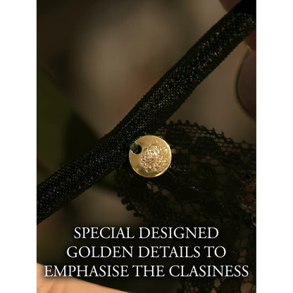 Julie - Tanga de malla elástica con entrepierna abierta, deslizadores ajustables y detalles dorados - Talla grande